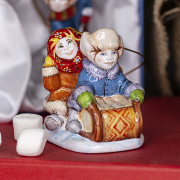 На санях с ветерком (девочка)
