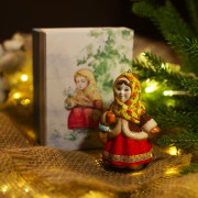 Настенька с подснежником